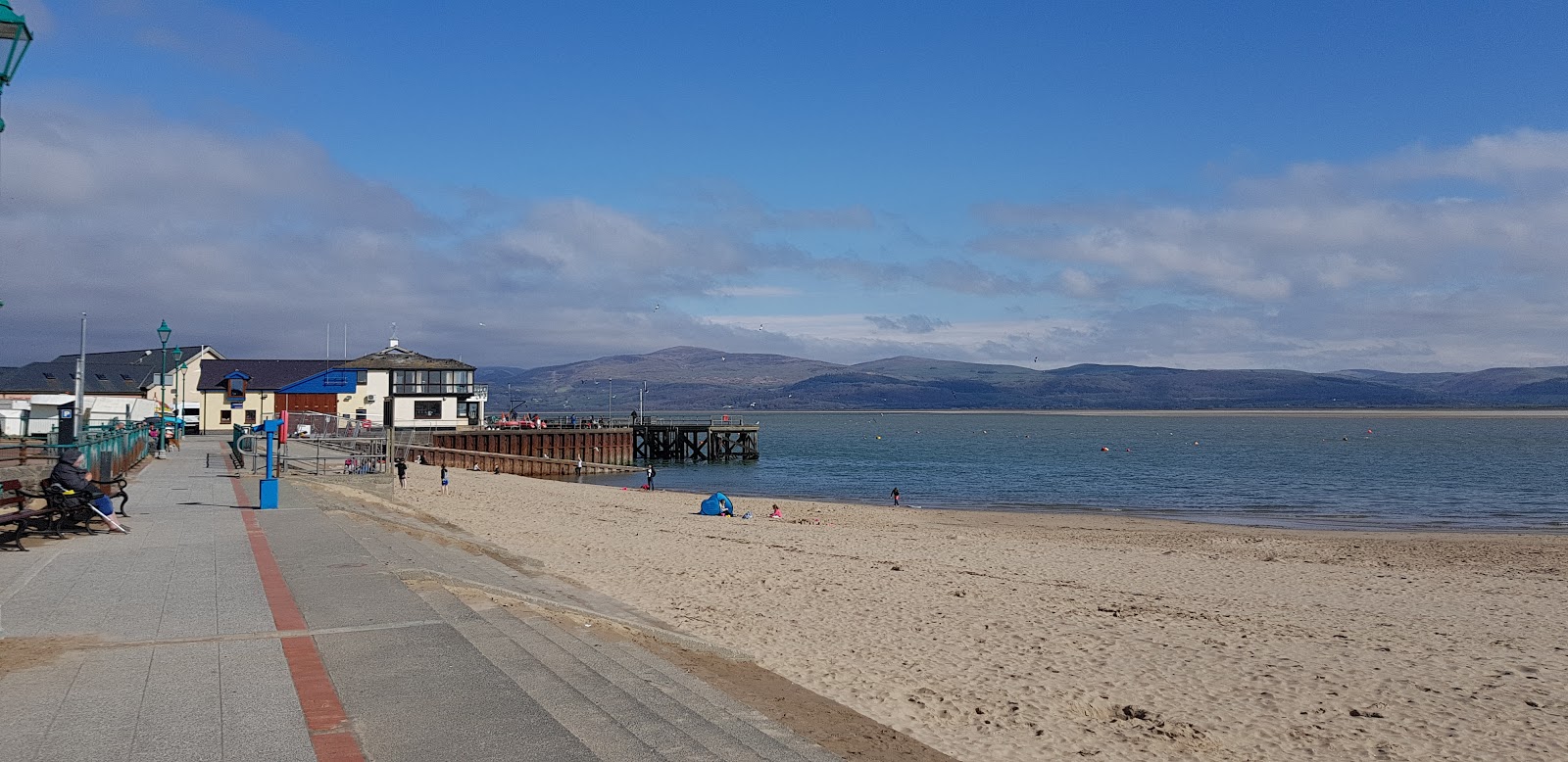 Photo de Plage d'Aberdyfi avec un niveau de propreté de partiellement propre