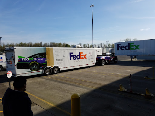 Mailing Service «FedEx Ground», reviews and photos, 2460 NE Sundial Rd, Troutdale, OR 97060, USA