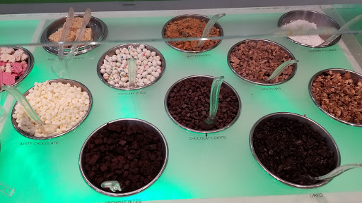 Frozen Yogurt Shop «Zen Beri Frozen Yogurt», reviews and photos, 1241 Point Mallard Pkwy #413, Decatur, AL 35601, USA