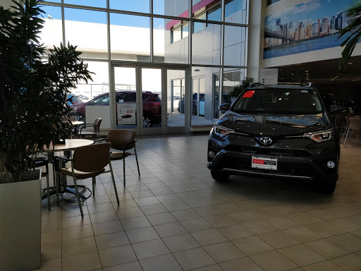 Toyota Dealer «DCH Brunswick Toyota», reviews and photos, 1504 US-1, North Brunswick Township, NJ 08902, USA