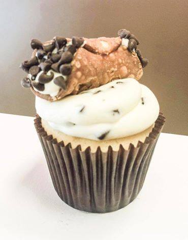 Bakery «Smallcakes Cupcakery & Creamery», reviews and photos, 9699 N Hayden Rd #109, Scottsdale, AZ 85258, USA