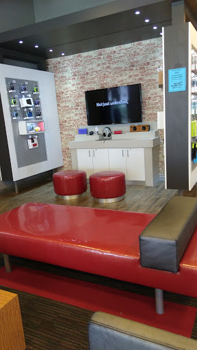 Cell Phone Store «Verizon Authorized Retailer, TCC», reviews and photos, 590 W Northfield Dr, Brownsburg, IN 46112, USA