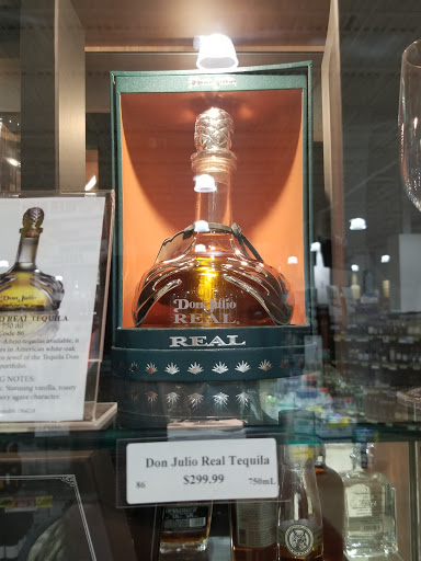 State Liquor Store «NH Liquor & Wine Outlet», reviews and photos, 92 Cluff Crossing Rd, Salem, NH 03079, USA