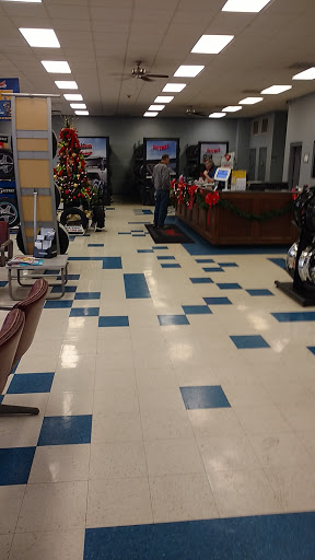 Tire Shop «Gateway Tire & Service Center», reviews and photos, 2365 Smithville Hwy, McMinnville, TN 37110, USA