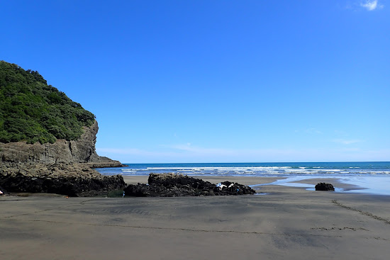Whites Beach