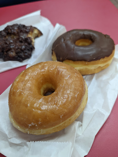 Donut Shop «Luvn Donuts», reviews and photos, 1421 W MacArthur Blvd # D, Santa Ana, CA 92704, USA