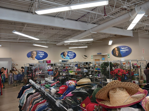 Thrift Store «Goodwill Store & Donation Center», reviews and photos, 1521 Lee St, Des Plaines, IL 60018, USA