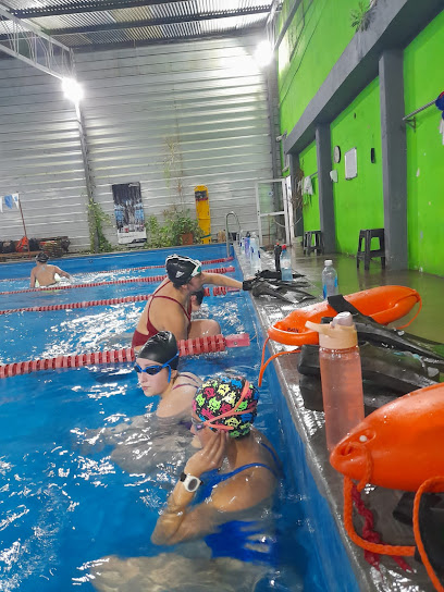 Entrenamiento de salvamento acuático deportivo adrogue