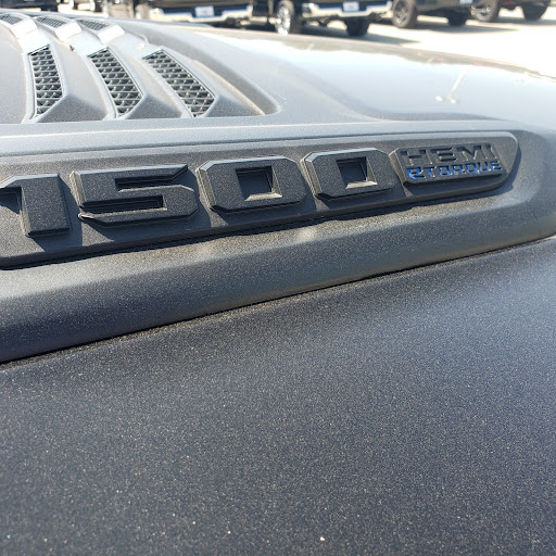 Car Dealer «Lone Star Chrysler Dodge Jeep Ram», reviews and photos, 8811 I-35, San Antonio, TX 78211, USA