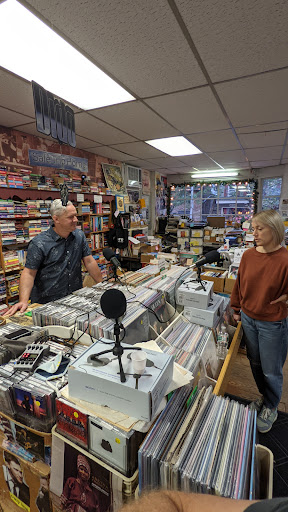 Used Book Store «Newtown Book & Record Exchange», reviews and photos, 102 S State St, Newtown, PA 18940, USA