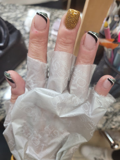 Shopping Mall «Pantops Shopping Center», reviews and photos, 250 Free Bridge Ln, Charlottesville, VA 22911, USA