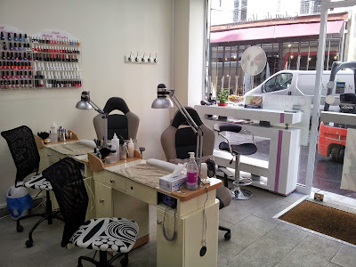 B Stylish Nails à Paris