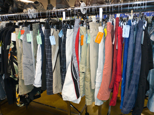 Thrift Store «Southern Oregon Goodwill Retail Store», reviews and photos