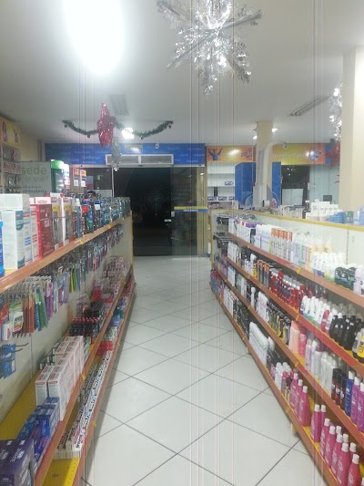 Photos of Farm&aacute;cia Santa Branca
