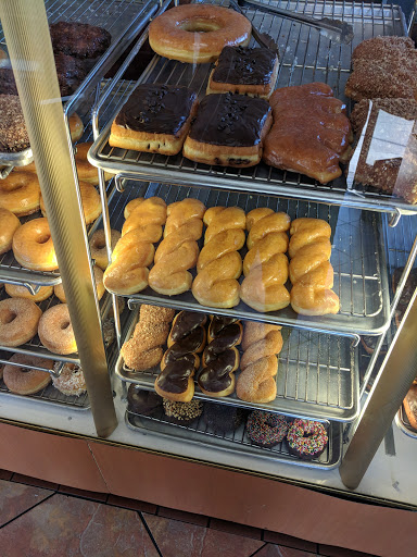 Donut Shop «Superior Donuts», reviews and photos, 13532 Lakewood Blvd, Bellflower, CA 90706, USA