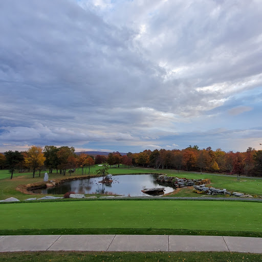 Golf Shop «Eagle Rock Golf Clubhouse & Pro Shop», reviews and photos, 191 Turnberry Ln, Hazle Township, PA 18202, USA