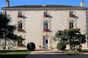 Montaillon Gite, Bed & Breakfast & Holiday Apartments image