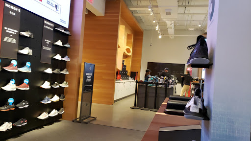 Clothing Store «Under Armour Brand House», reviews and photos, 1201 Woodward Ave, Detroit, MI 48226, USA