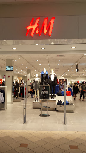 H&M, 1200 US-22 #319, Phillipsburg, NJ 08865, USA, 