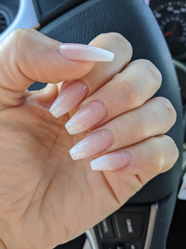 Nail Salon «DaVi Nails Salon and Spa», reviews and photos, 2801 Commerce Dr, Coralville, IA 52241, USA