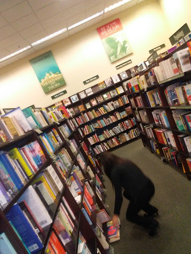 Barnes & Noble image