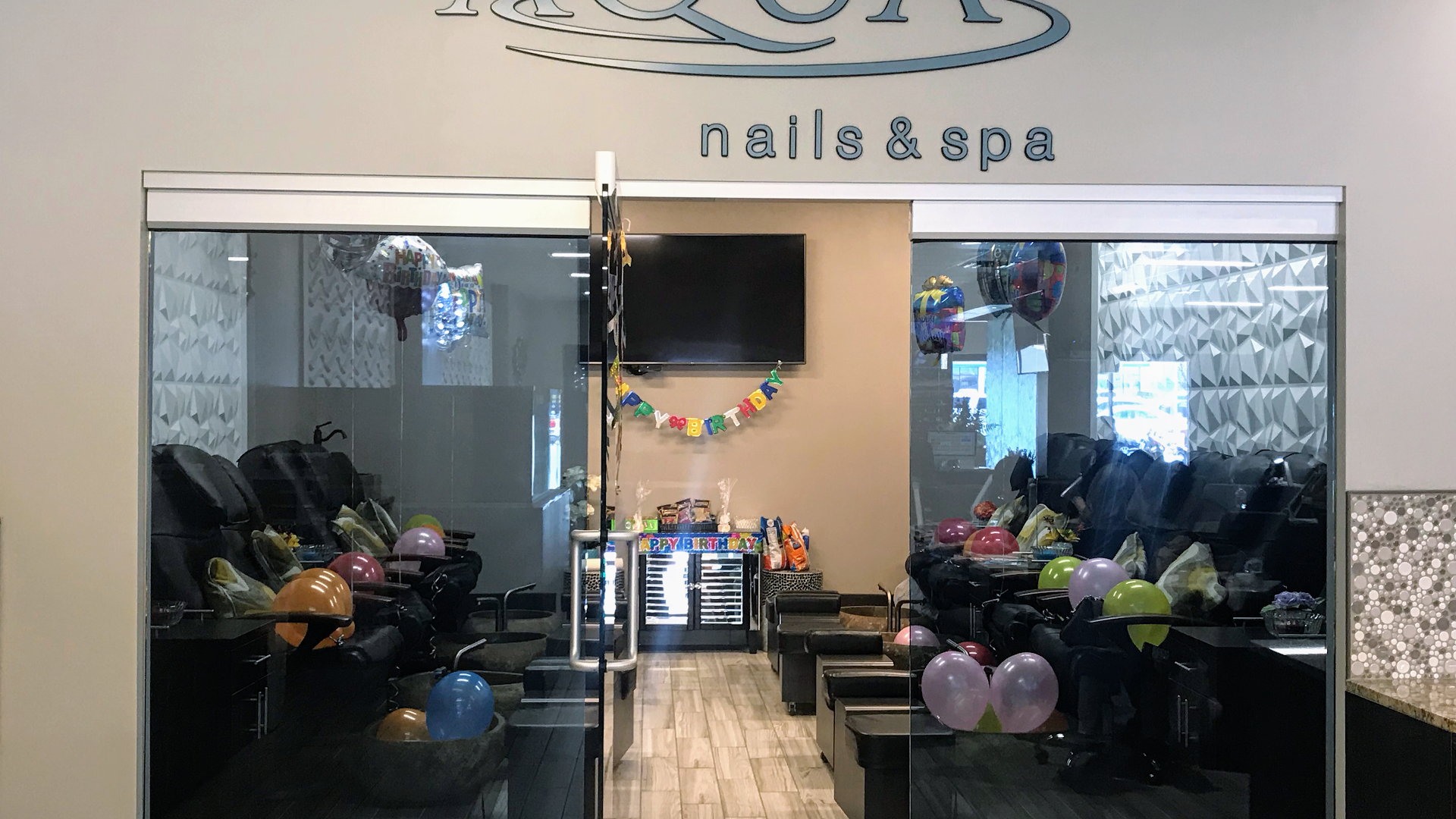 Aqua Nails Spa