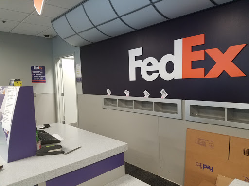 Shipping and Mailing Service «FedEx Ship Center», reviews and photos, 404 Fieldcrest Dr, Elmsford, NY 10523, USA