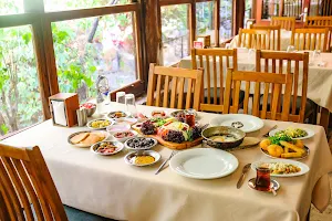 Kuşadası Kahvaltı Mekanları image