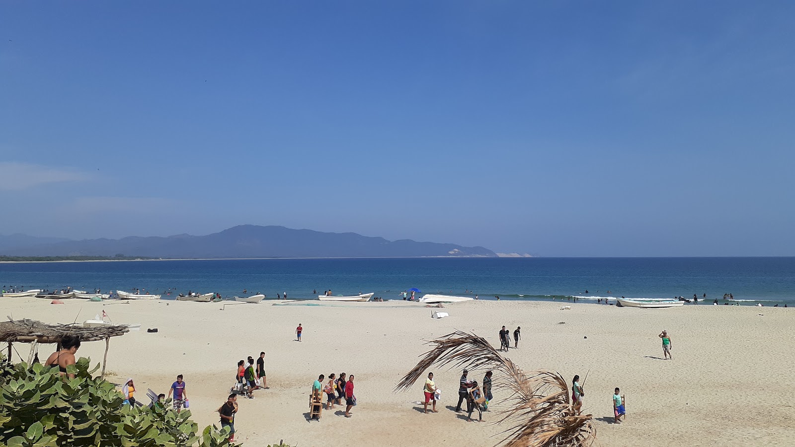 Φωτογραφία του Playa Chipehua με μακρά ευθεία ακτή