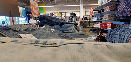 Clothing Store «Old Navy», reviews and photos, 3131 E Main St, Mohegan Lake, NY 10547, USA