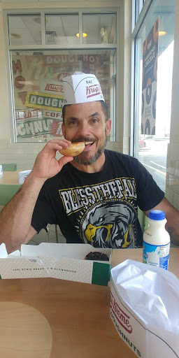 Bakery «Krispy Kreme Doughnuts», reviews and photos, 1911 4 Seasons Blvd, Hendersonville, NC 28792, USA