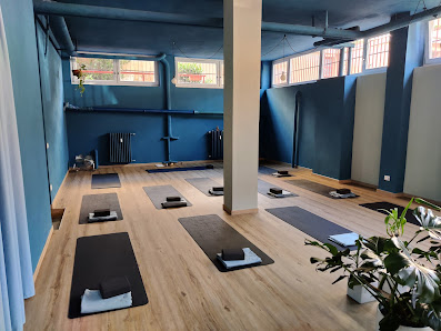 Yoga Studio Via Domenico Morelli, 16, 20900 Monza MB, Italia