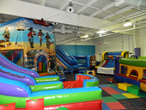 Party Equipment Rental Service «Hoppity Hop Inflatables», reviews and photos, 143 New Shackle Island Rd, Hendersonville, TN 37075, USA