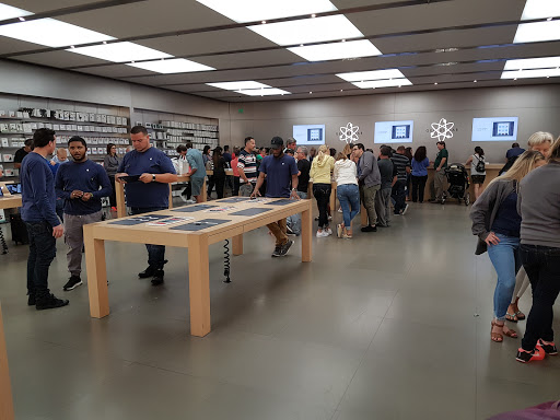 Computer Store «Apple Dadeland», reviews and photos, 7535 Dadeland Mall Cir W, Miami, FL 33156, USA