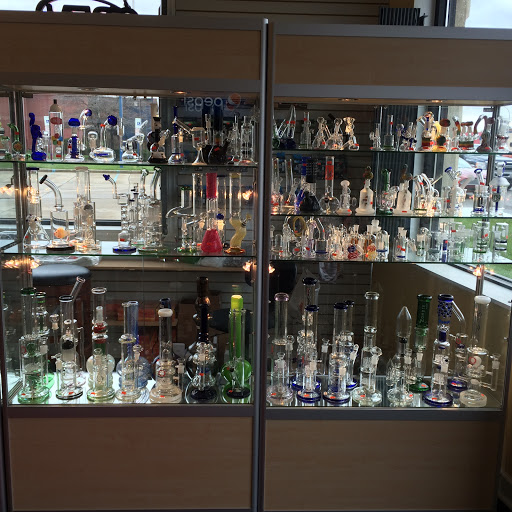 Tobacco Shop «Highway 420 Smoke Shop», reviews and photos, 1480 Southfield Rd, Lincoln Park, MI 48146, USA