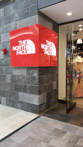 Clothing Store «The North Face», reviews and photos, 1 Garden State Plaza Blvd, Paramus, NJ 07652, USA