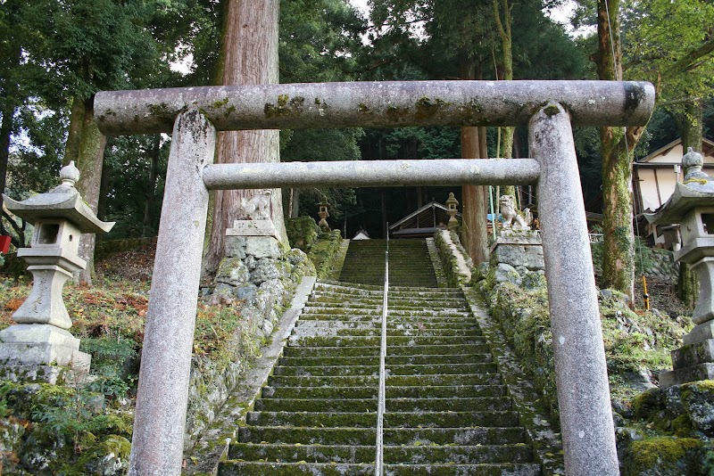 烏川神社 (十二社神社)