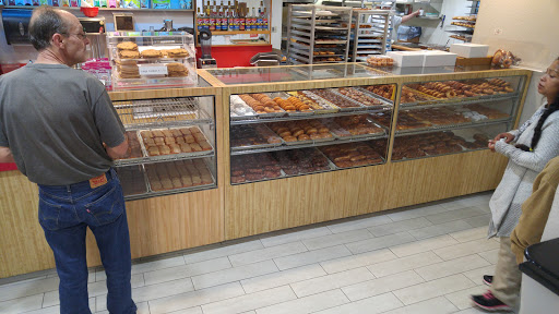 Donut Shop «Donut World», reviews and photos, 720 NE Burnside Rd, Gresham, OR 97030, USA