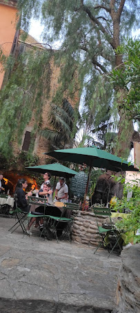 Atmosphère du Restaurant Café De La Cueva à Bormes-les-Mimosas - n°8
