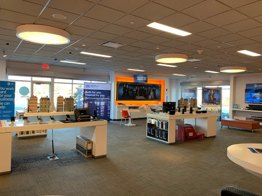 Cell Phone Store «AT&T», reviews and photos, 917 Randall Rd, St Charles, IL 60174, USA