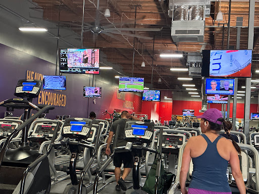 Crunch Fitness - Citrus Heights image