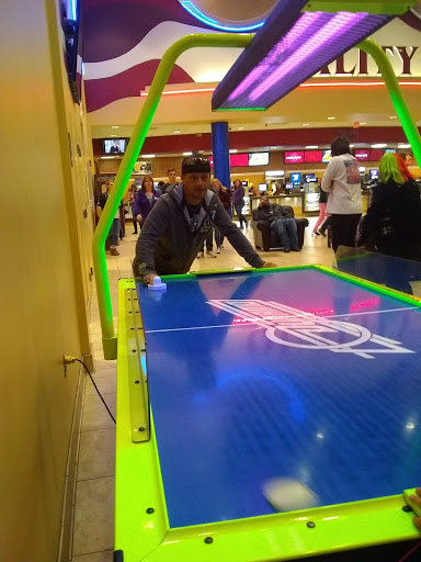 Movie Theater «Goodrich Quality 10 GDX», reviews and photos, 3250 Kabobel Dr, Saginaw, MI 48604, USA