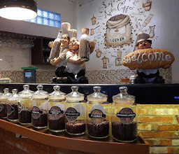 Excelso Solo Square photo