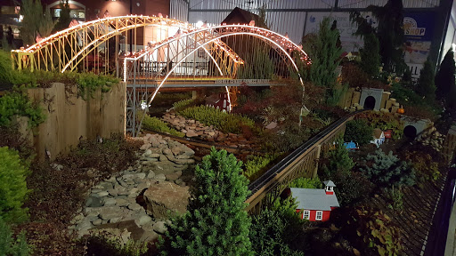 Movie Theater «Cobb Liberty Luxury 15 & Cinébistro», reviews and photos, 7514 Bales St, Liberty Township, OH 45069, USA