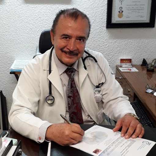 Dr. Carlos Alberto Pinilla Hernandez, Ginecólogo