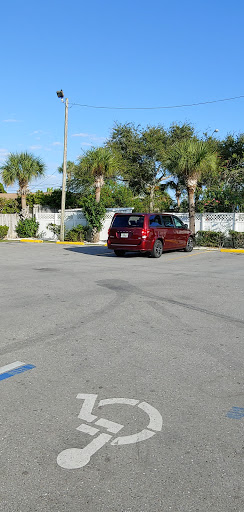 Liquor Store «Norman’s Liquors and Fine Wines», reviews and photos, 5235 Gulf Blvd, St Pete Beach, FL 33706, USA