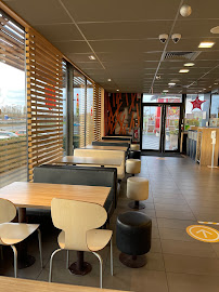 Atmosphère du Restauration rapide McDonald's à Villaines-la-Gonais - n°19