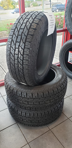 Tire Shop «Discount Tire Store - Hamilton, OH», reviews and photos, 2862 Princeton Rd, Hamilton, OH 45011, USA