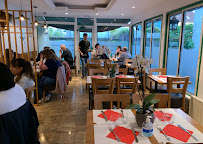 Atmosphère du Restaurant asiatique Le Royal à Chatou - n°6