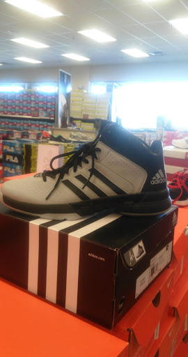 Shoe Store «Shoe Carnival», reviews and photos, 1620 Dogwood Dr SE, Conyers, GA 30013, USA